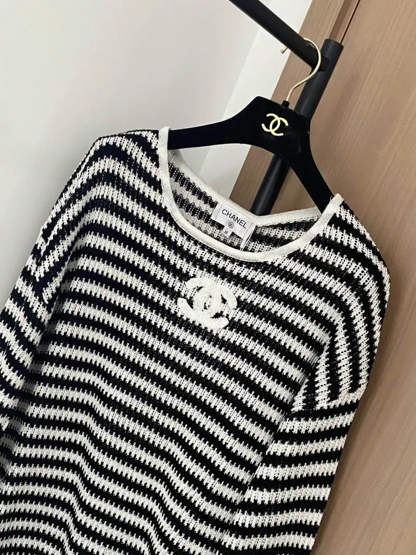 Chanel Women Two-color striped long sleeves Sweater CC69213