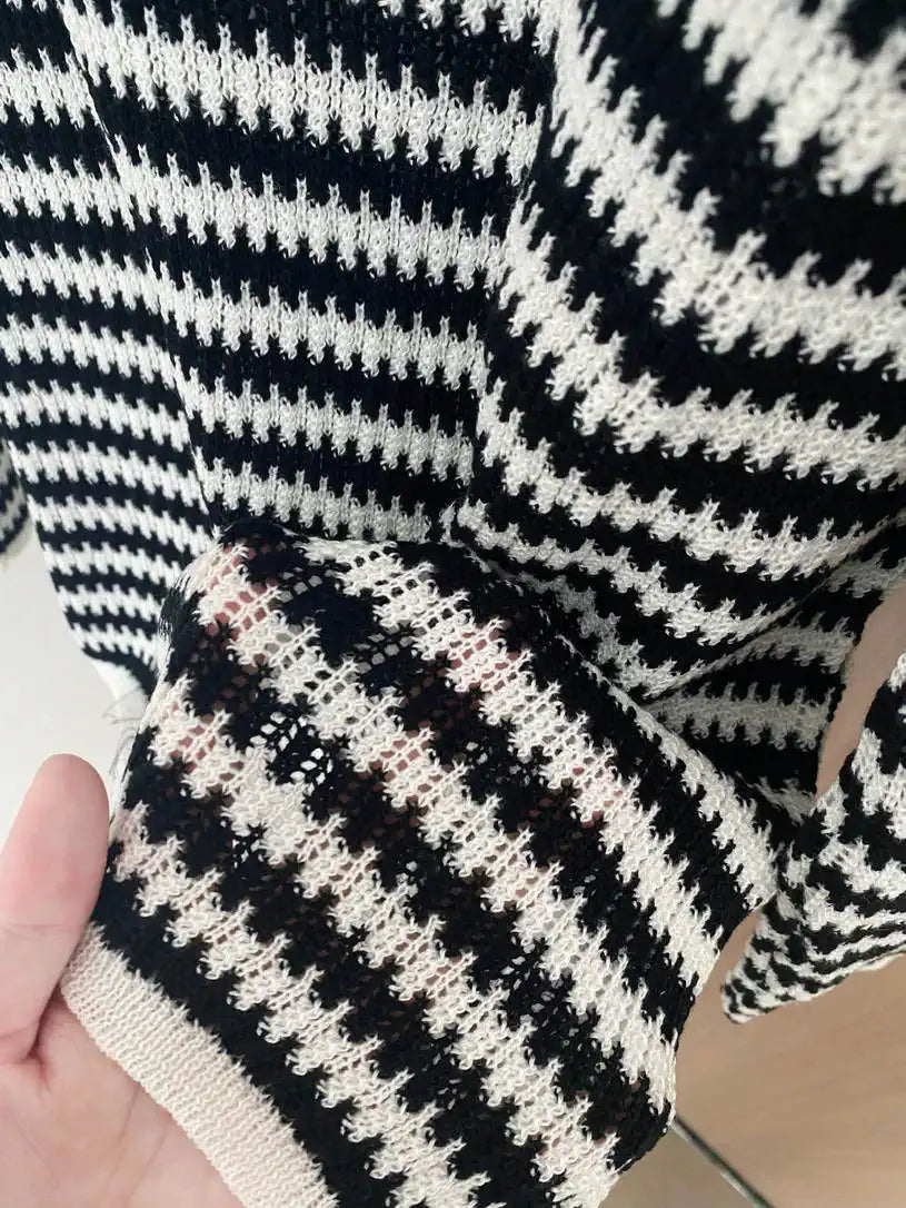 Chanel Women Two-color striped long sleeves Sweater CC69213