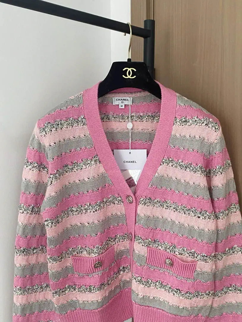 Chanel Women V-neck cardigan Sweater CC69203