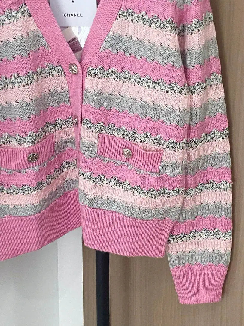 Chanel Women V-neck cardigan Sweater CC69203