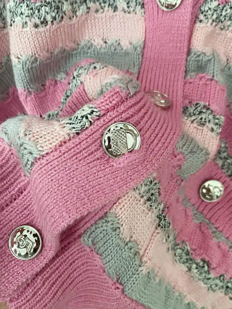 Chanel Women V-neck cardigan Sweater CC69203