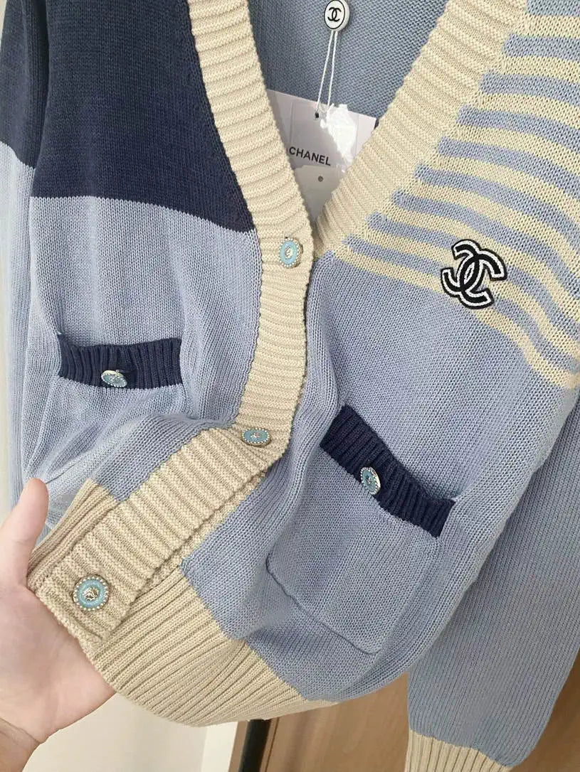 Chanel Women Wool  Cardigan Sweater CC69213