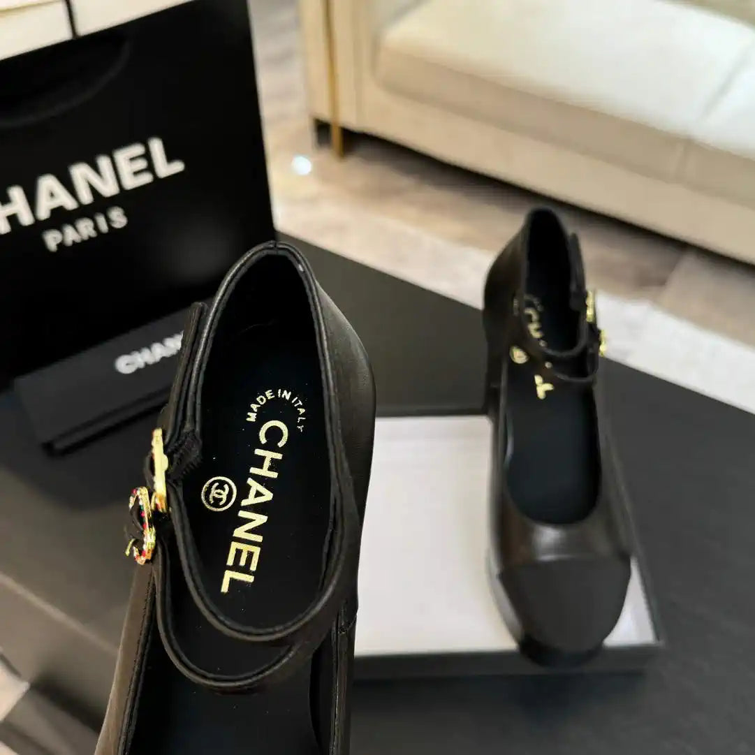 Chanel Women's 25P Pumps Fashion Shoes C93500