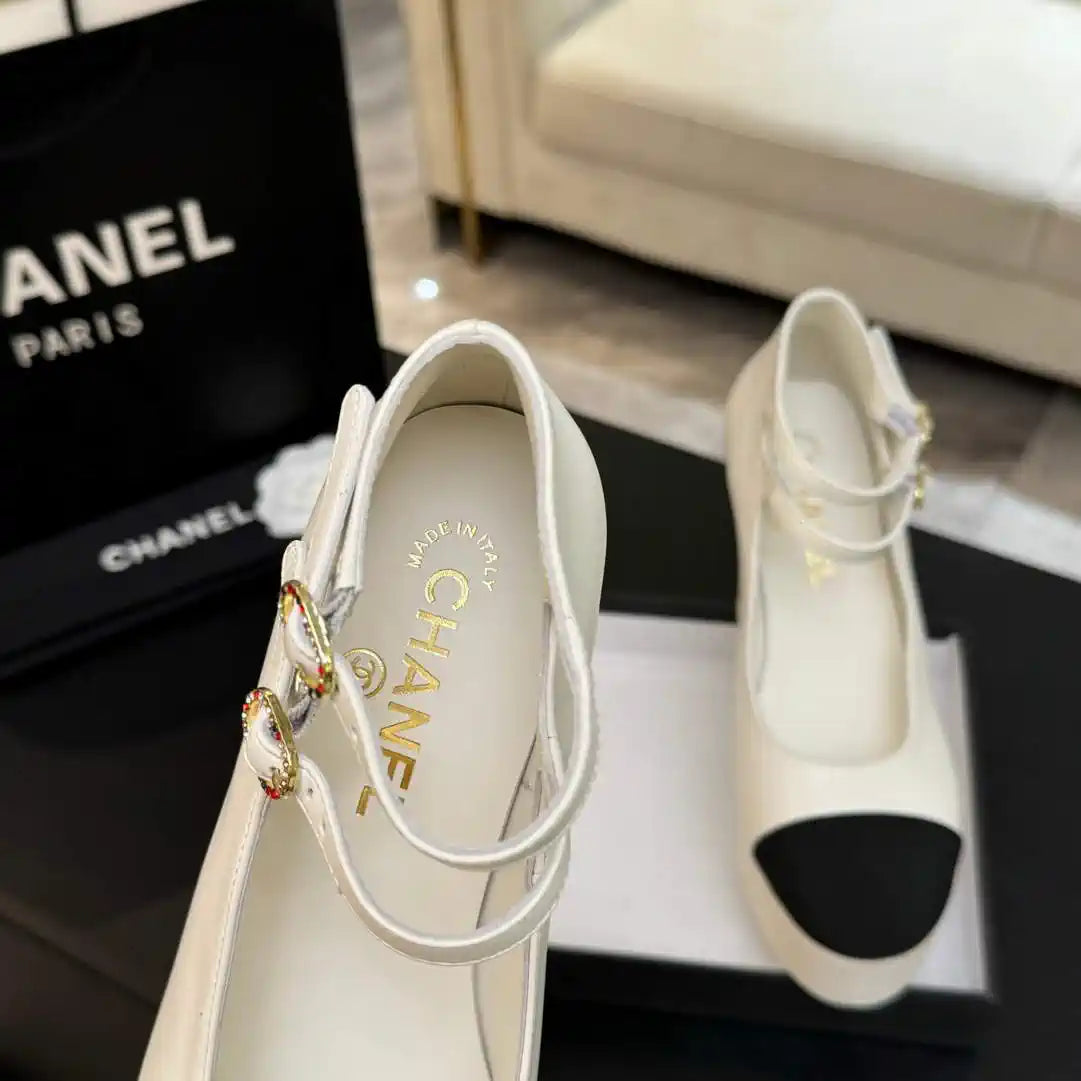 Chanel Women's 25P Pumps Fashion Shoes C93503