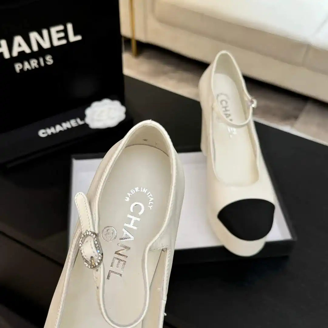 Chanel Women's 25P Pumps Fashion Shoes C93508