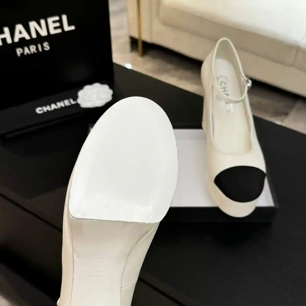 Chanel Women's 25P Pumps Fashion Shoes C93508