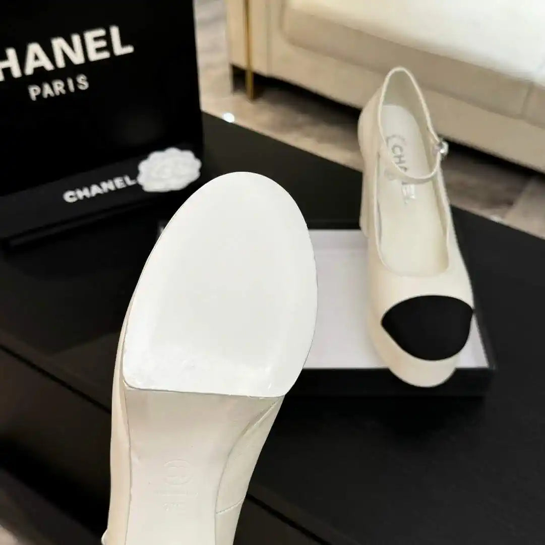 Chanel Women's 25P Pumps Fashion Shoes C93508