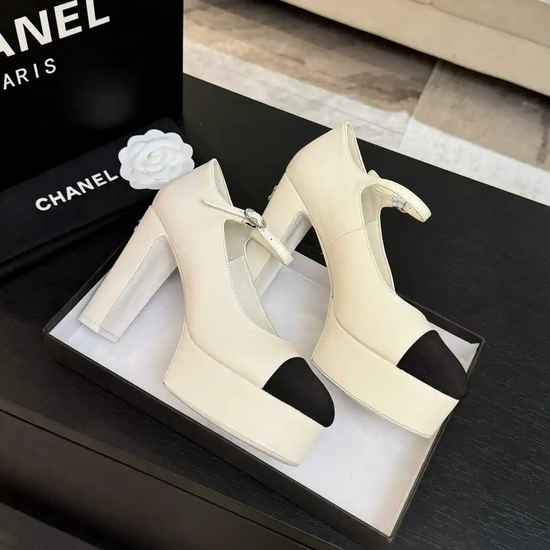 Chanel Women's 25P Pumps Fashion Shoes C93508
