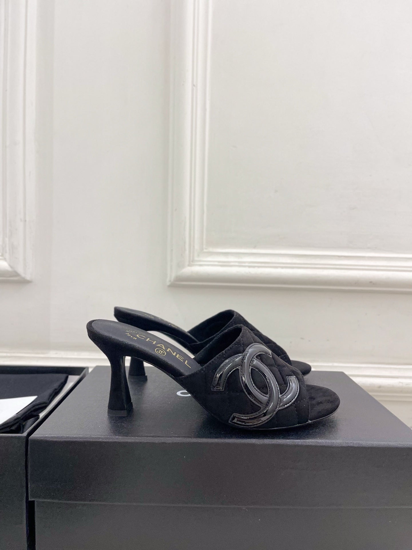 Chanel Women's Diamond-patterned Slippers 7.5cm C93334 - Euro 35=US 4 - View 2
