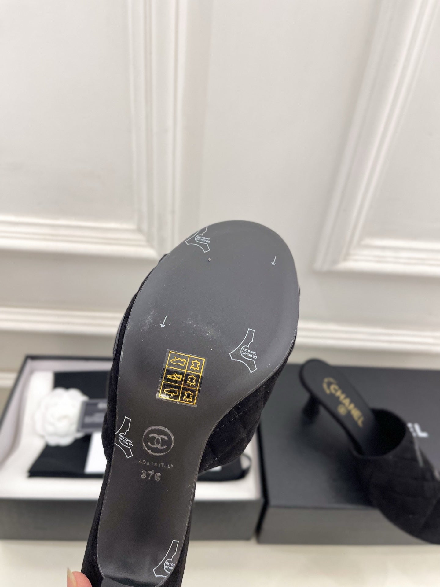 Chanel Women's Diamond-patterned Slippers 7.5cm C93334 - Euro 35=US 4 - View 9