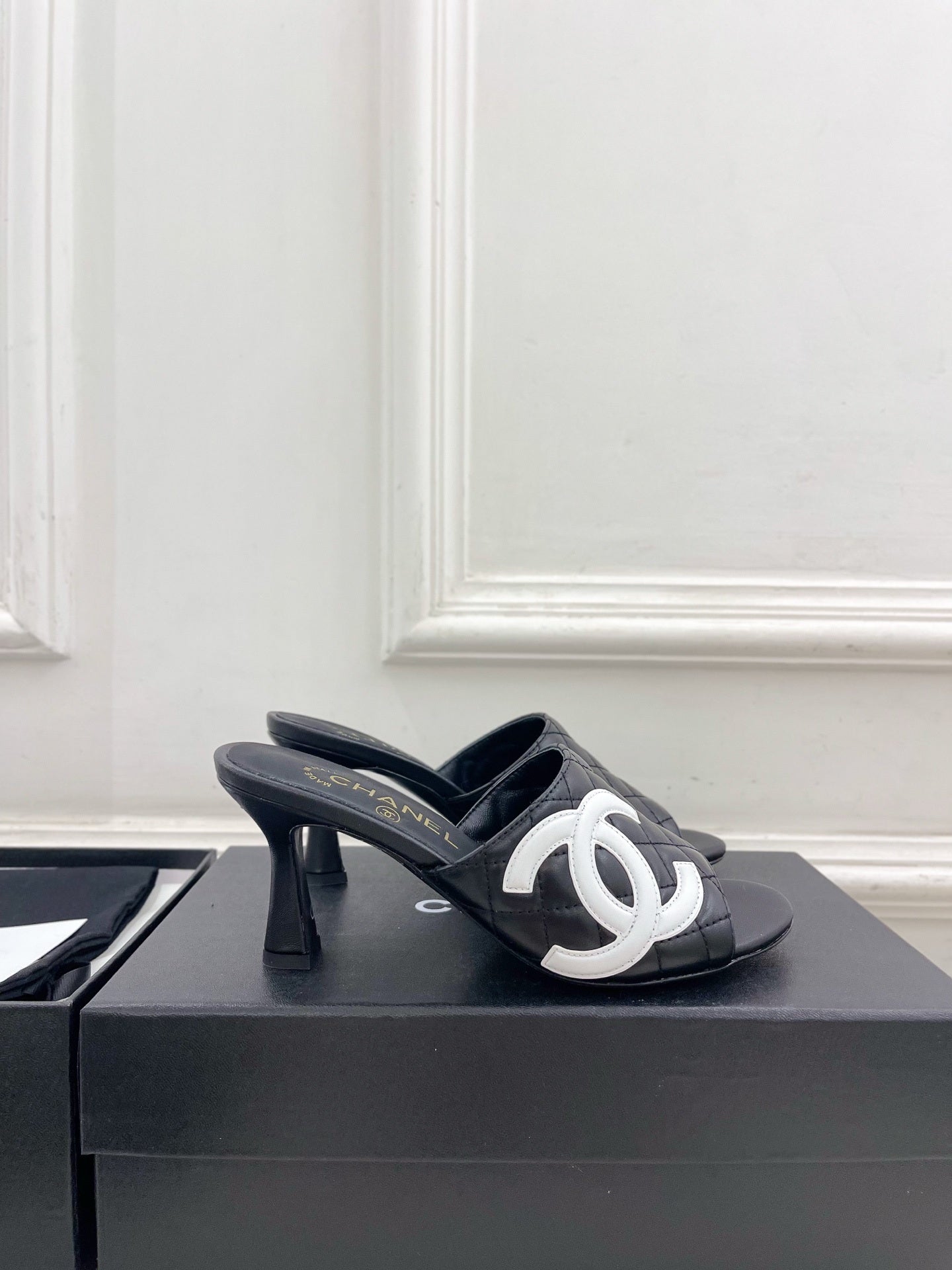 Chanel Women's Diamond-patterned Slippers 7.5cm C93336 - Euro 35=US 4 - View 2