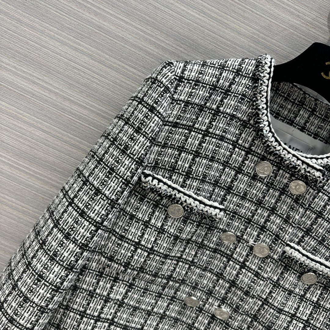 Chanel Women's Fashion Clothing Coat C58823