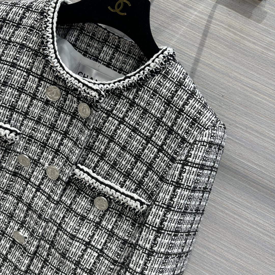 Chanel Women's Fashion Clothing Coat C58823