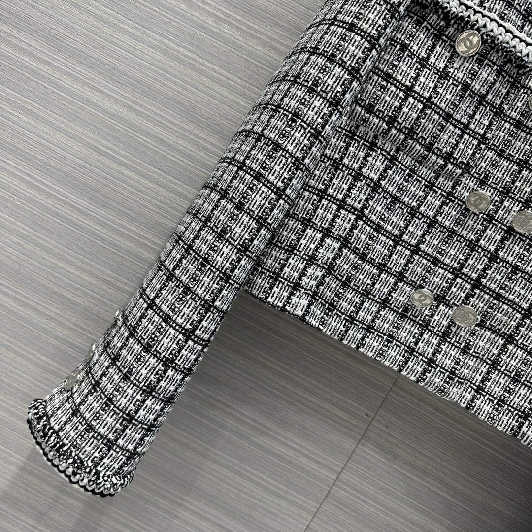 Chanel Women's Fashion Clothing Coat C58823