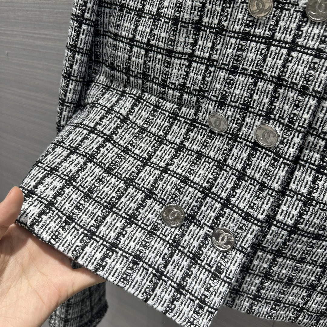 Chanel Women's Fashion Clothing Coat C58823
