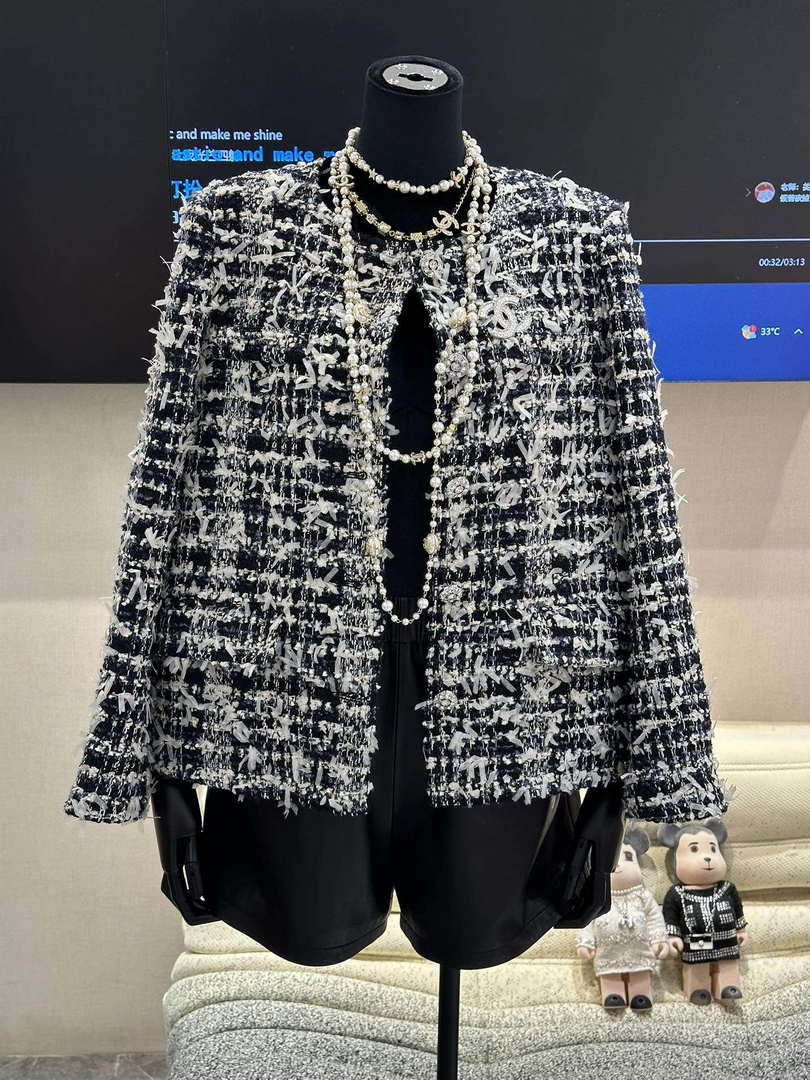 Chanel Women's Fashion Clothing Coat C62197
