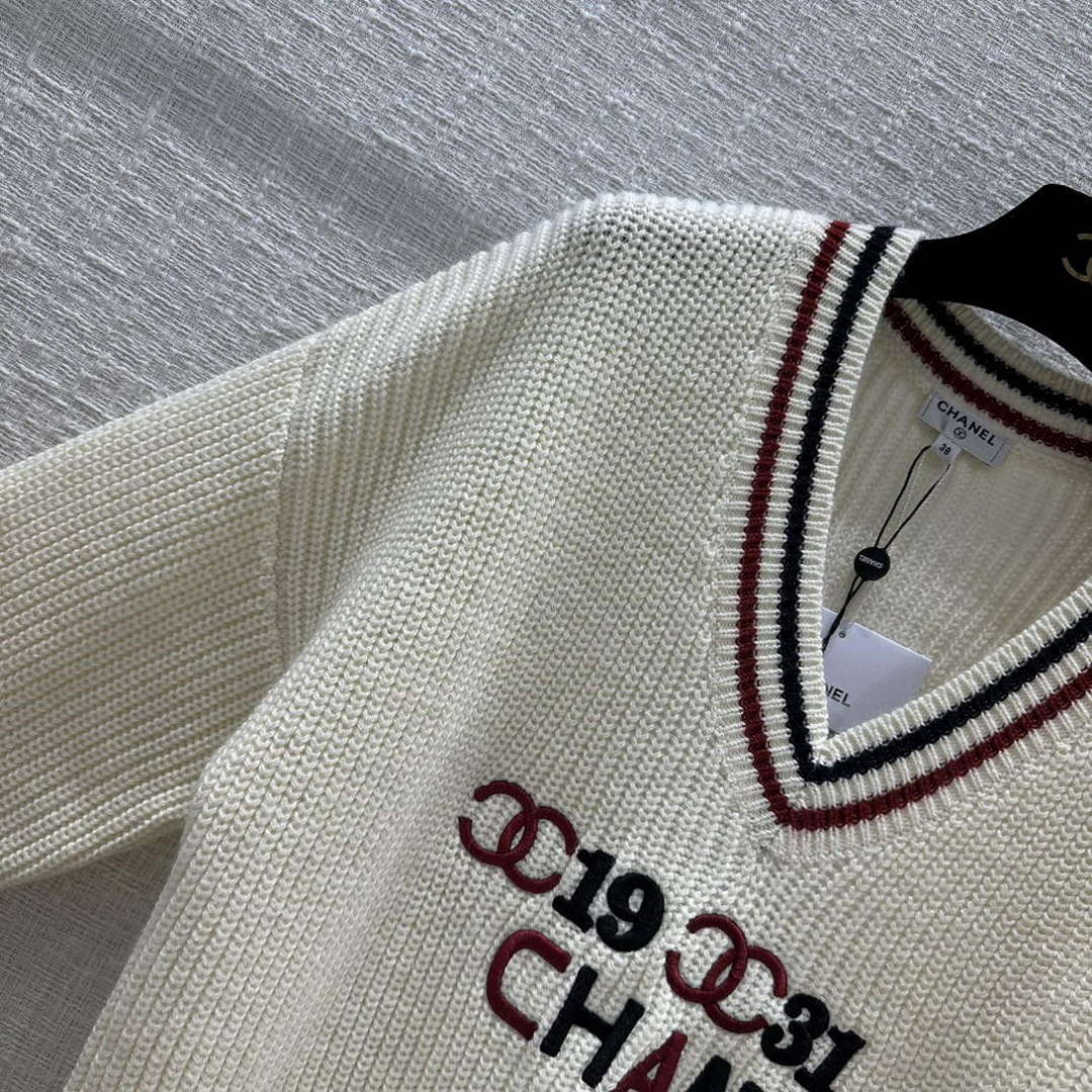 Chanel Women's Fashion Clothing Knitted Sweater C58816