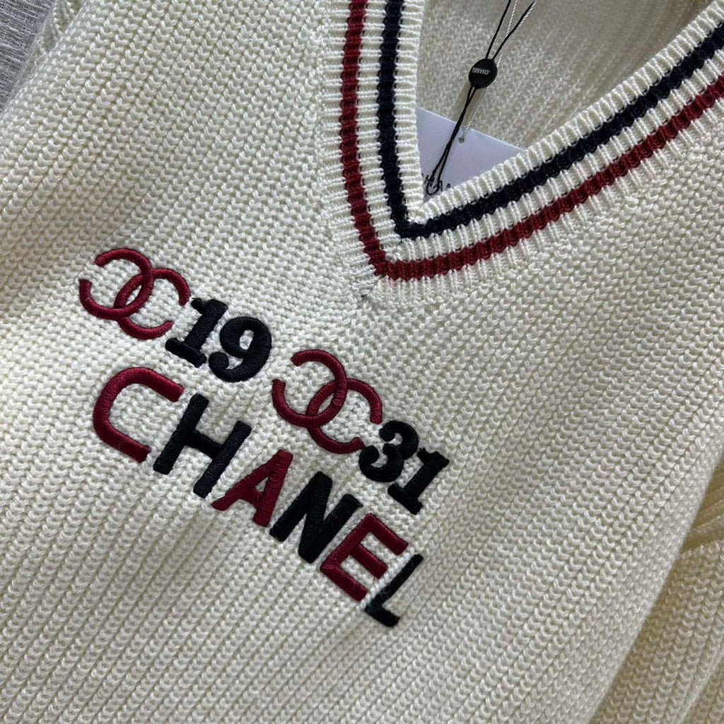 Chanel Women's Fashion Clothing Knitted Sweater C58816