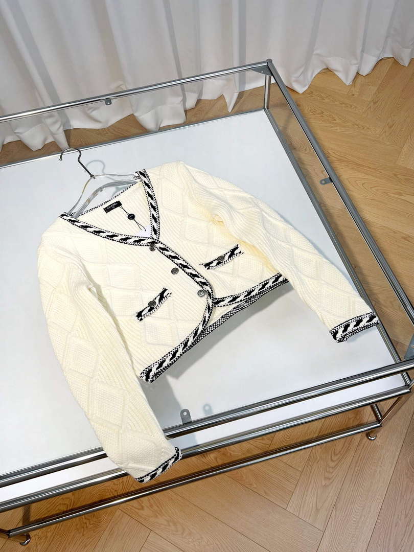 Chanel Women's Fashion Clothing Knitted sweaters C58831