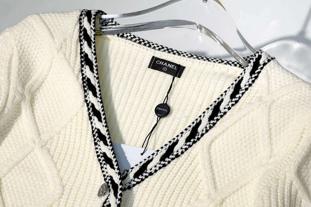 Chanel Women's Fashion Clothing Knitted sweaters C58831