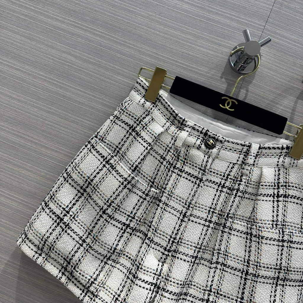 Chanel Women's Fashion Clothing Short Pants C58827