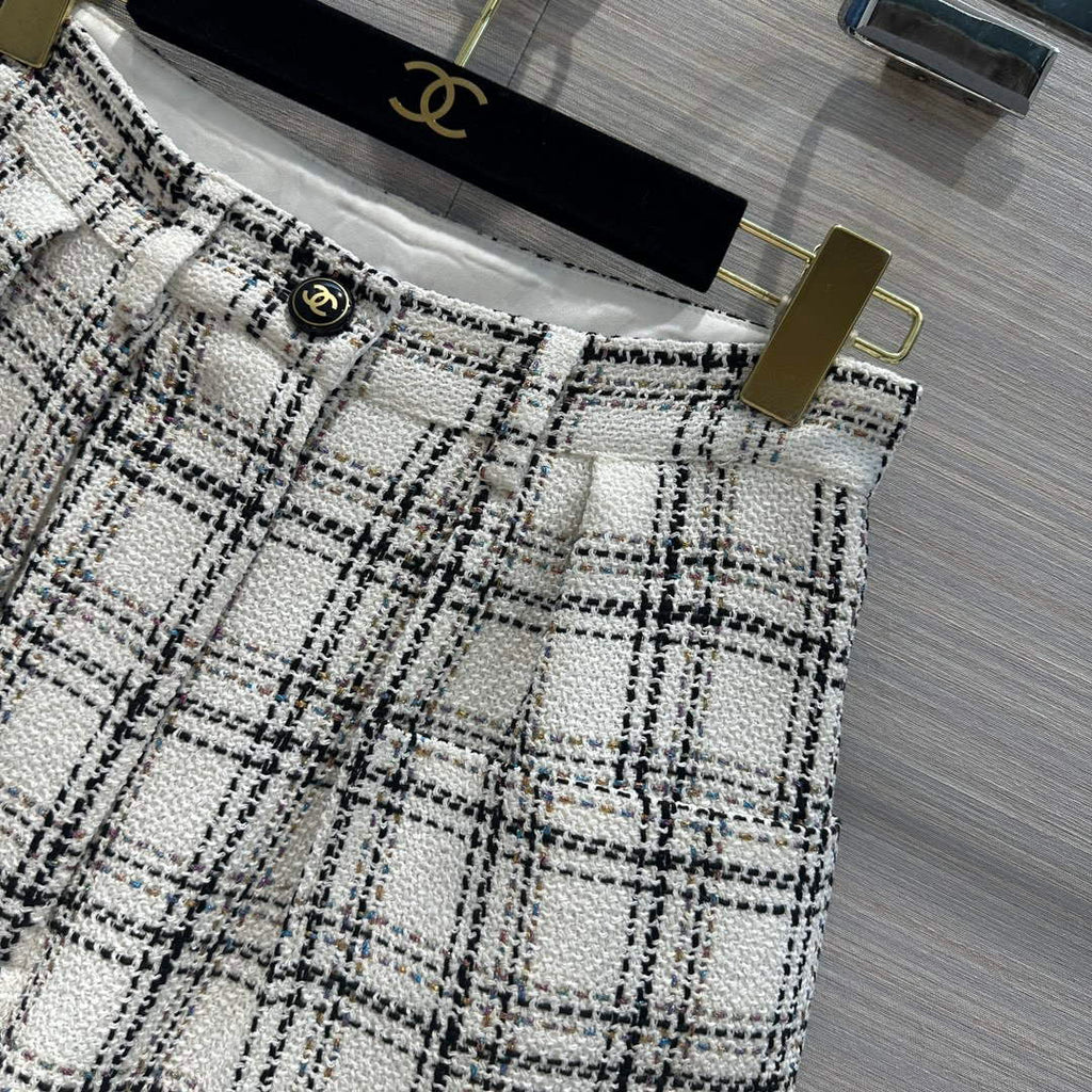 Chanel Women's Fashion Clothing Short Pants C58827