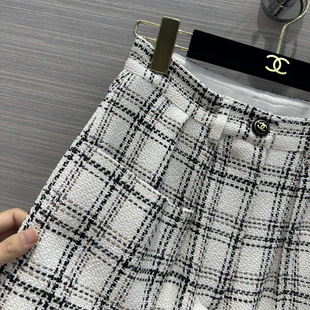 Chanel Women's Fashion Clothing Short Pants C58827