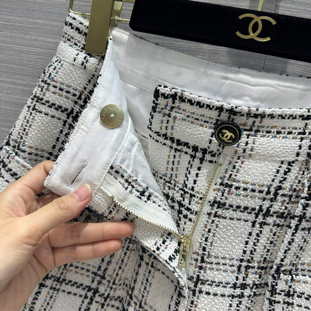 Chanel Women's Fashion Clothing Short Pants C58827