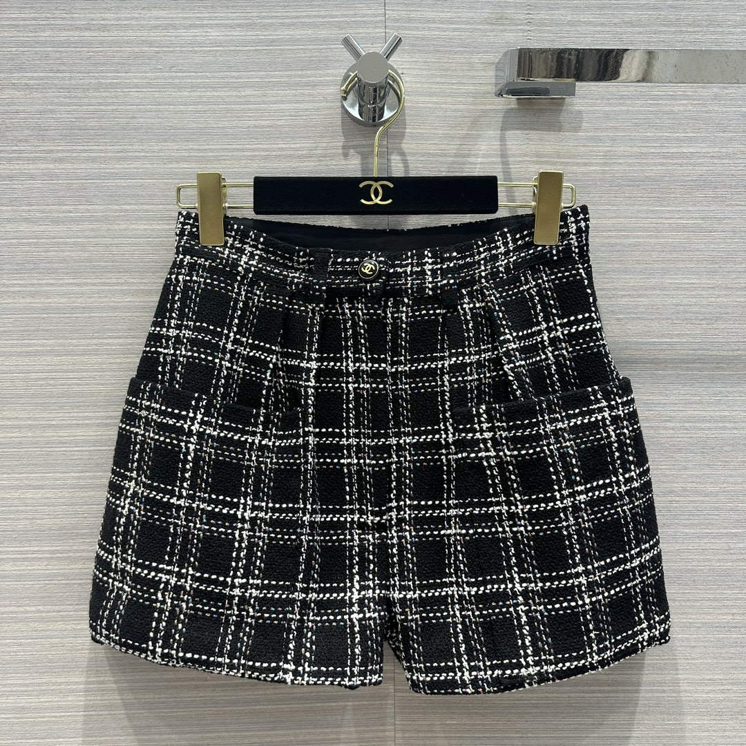 Chanel Women's Fashion Clothing Short Pants C58828