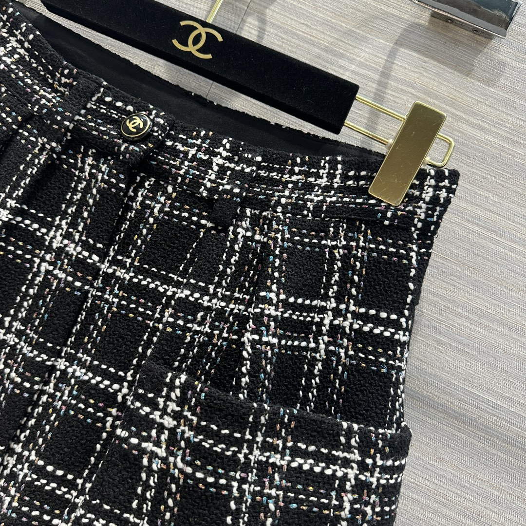 Chanel Women's Fashion Clothing Short Pants C58828