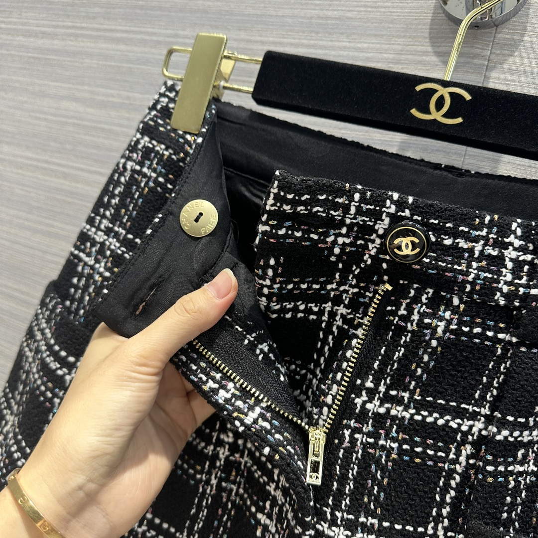 Chanel Women's Fashion Clothing Short Pants C58828
