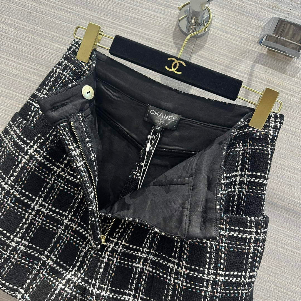 Chanel Women's Fashion Clothing Short Pants C58828