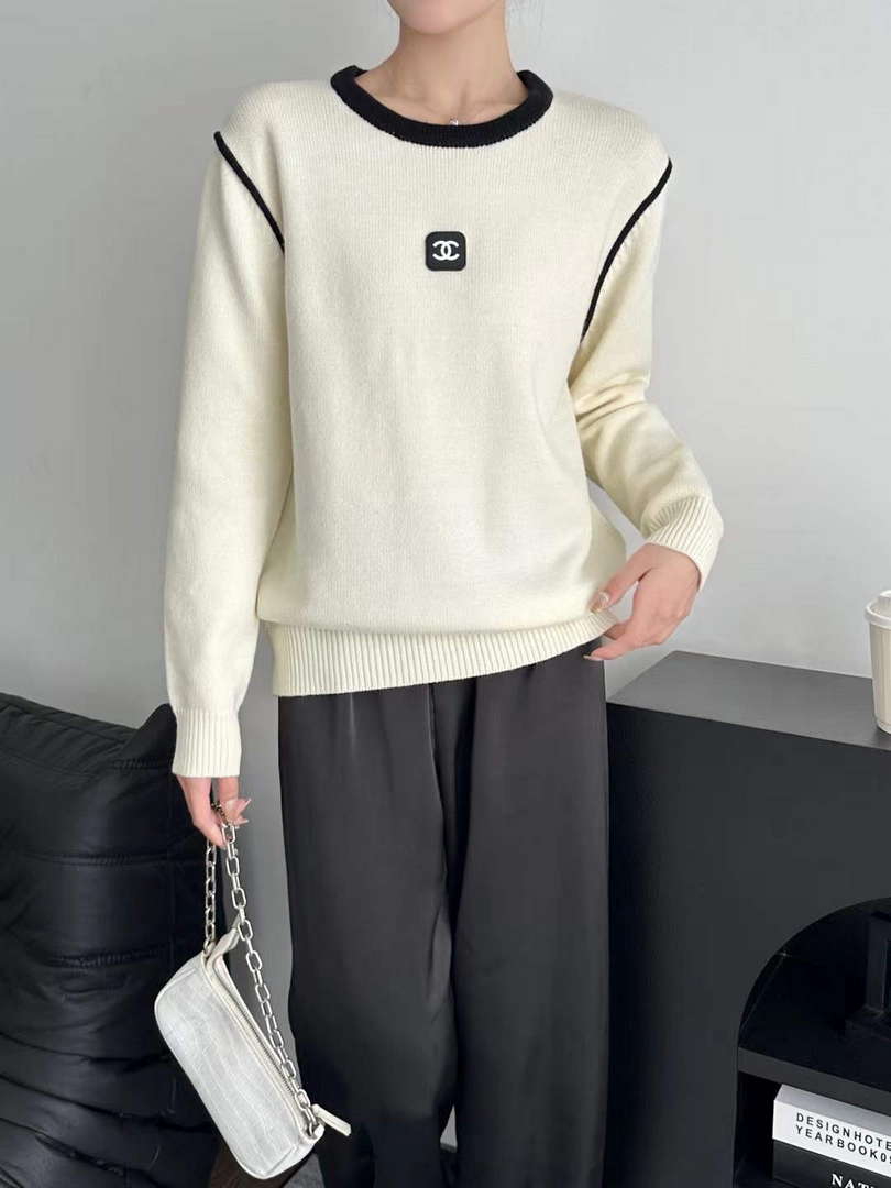 Chanel Women's Fashion Clothing Sweater CC69136