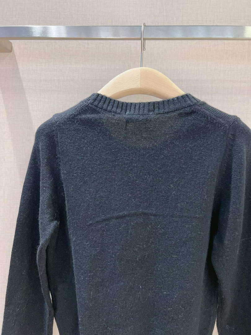 Chanel Women's Fashion Clothing Sweater CC69137
