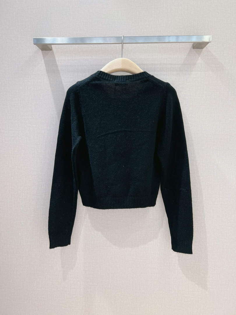 Chanel Women's Fashion Clothing Sweater CC69137