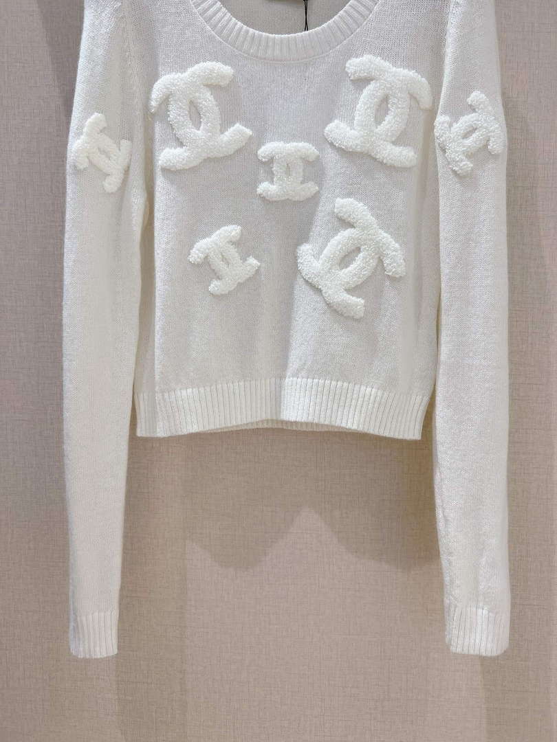 Chanel Women's Fashion Clothing Sweater CC69138