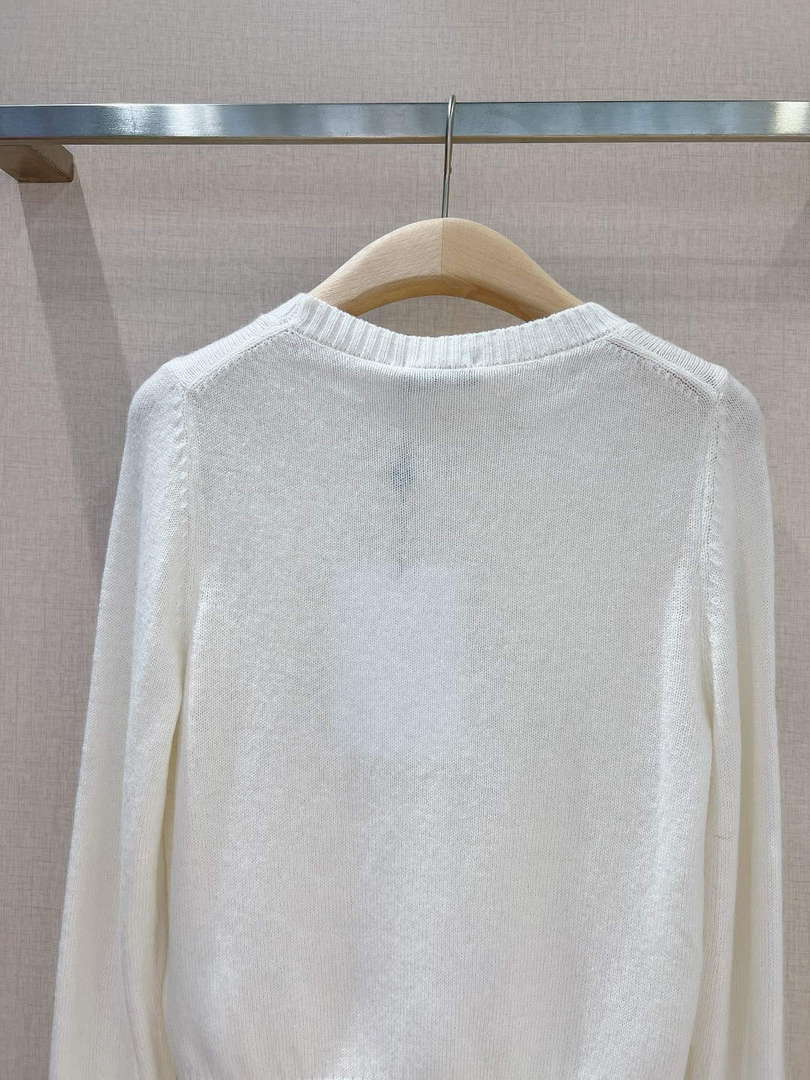 Chanel Women's Fashion Clothing Sweater CC69138