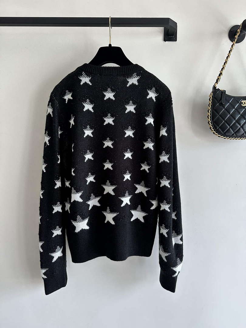 Chanel Women's Fashion Clothing Sweater CC69140