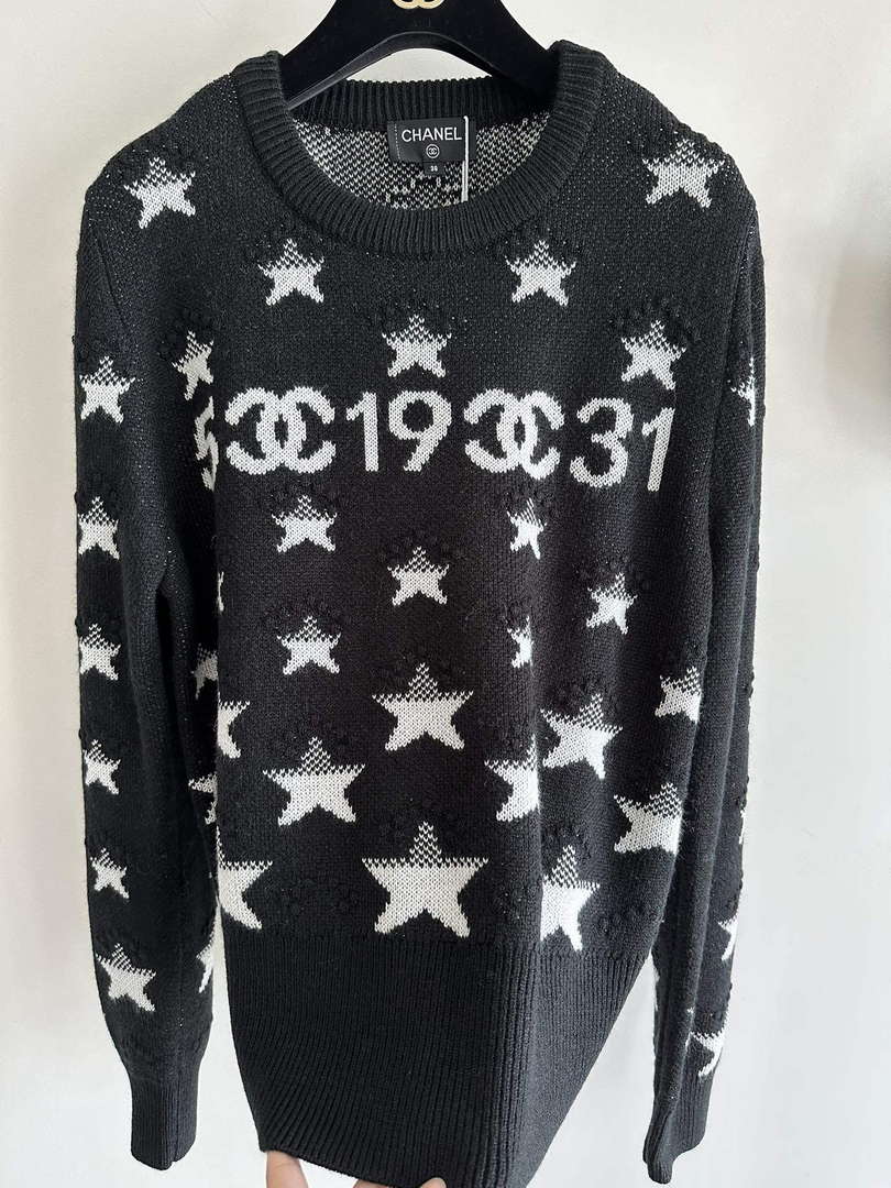 Chanel Women's Fashion Clothing Sweater CC69140
