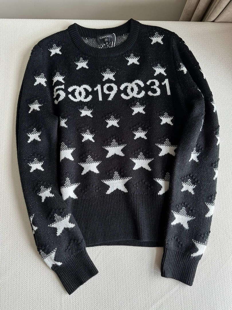 Chanel Women's Fashion Clothing Sweater CC69140