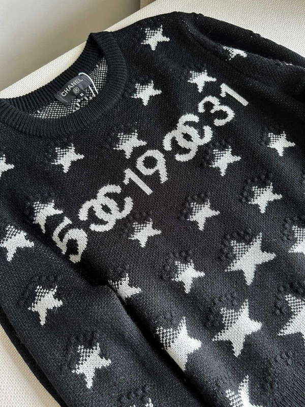 Chanel Women's Fashion Clothing Sweater CC69140