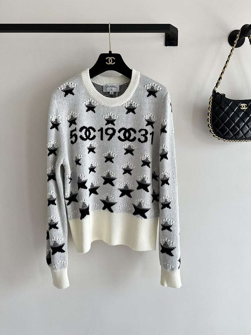 Chanel Women's Fashion Clothing Sweater CC69141