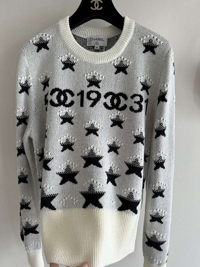 Chanel Women's Fashion Clothing Sweater CC69141