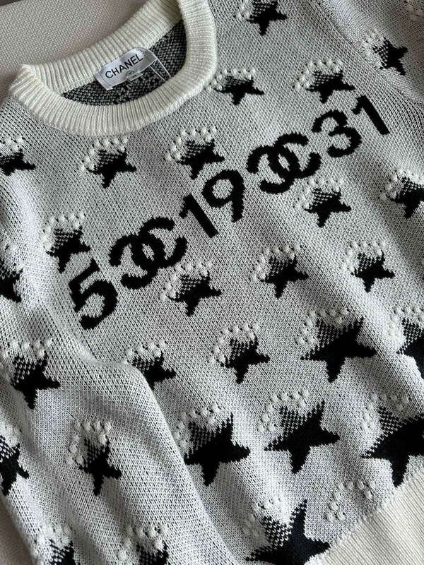Chanel Women's Fashion Clothing Sweater CC69141
