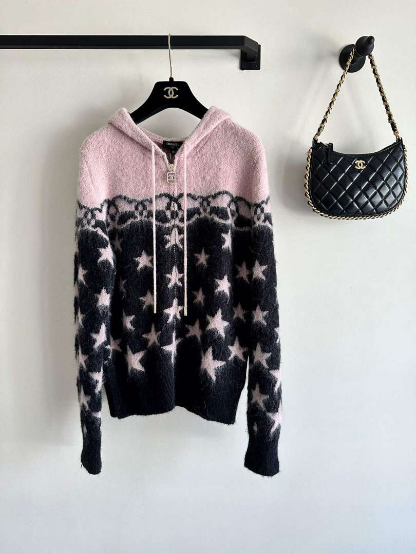 Chanel Women's Fashion Clothing Sweater CC69146