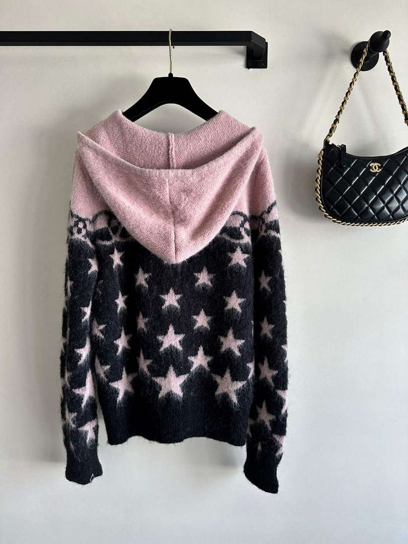 Chanel Women's Fashion Clothing Sweater CC69146