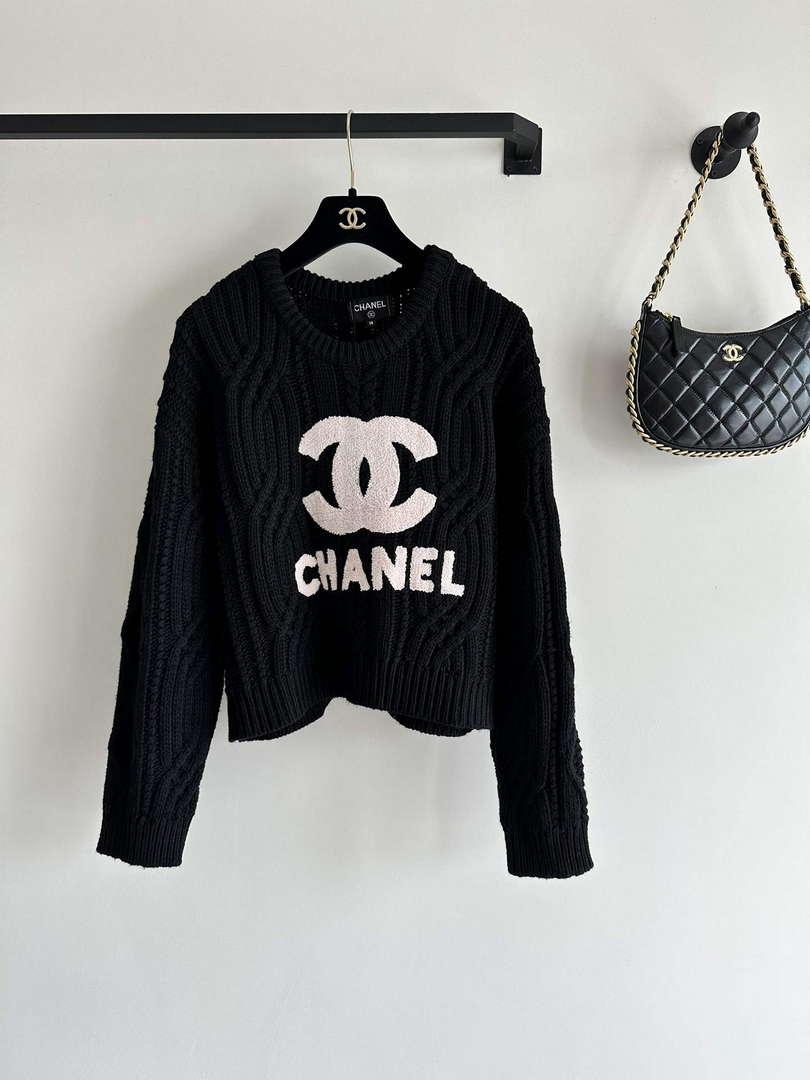 Chanel Women's Fashion Clothing Sweater CC69147