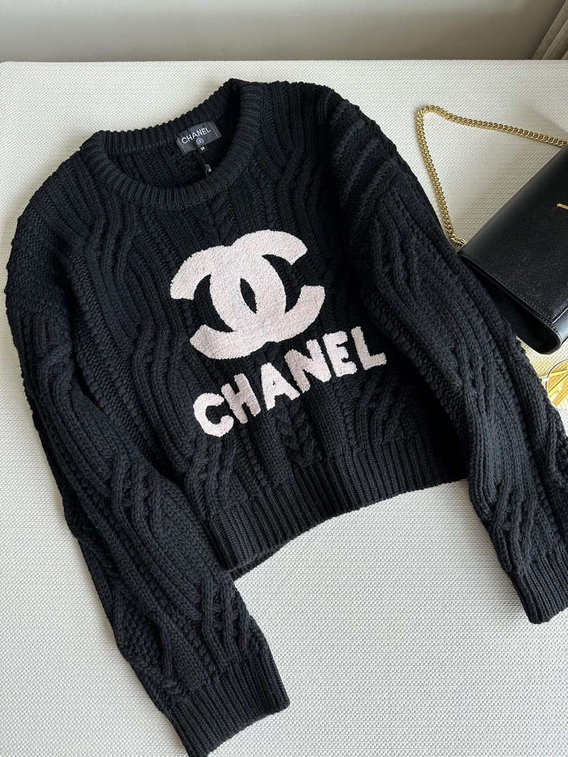 Chanel Women's Fashion Clothing Sweater CC69147
