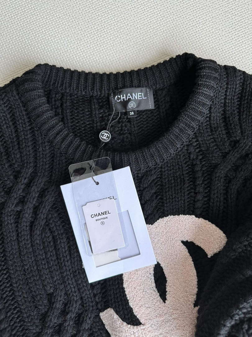 Chanel Women's Fashion Clothing Sweater CC69147