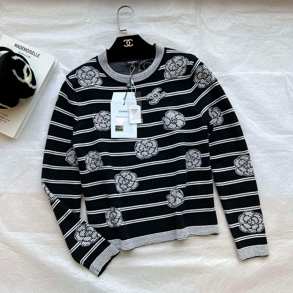 Chanel Women's Fashion Clothing Sweater CC69149